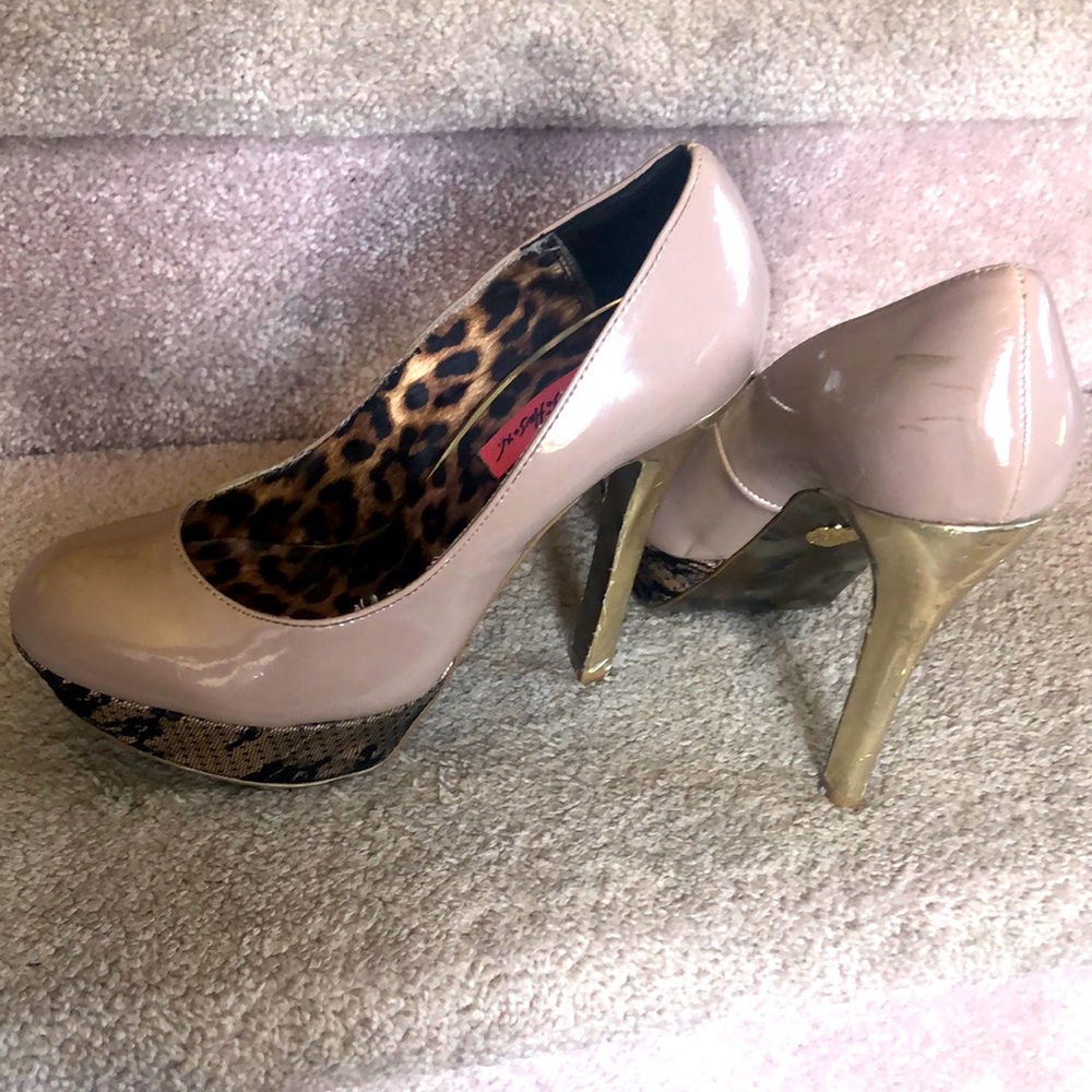 Betsy Johnson shoes,size 8.